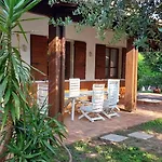 Πανσιόν Elisa Holidays