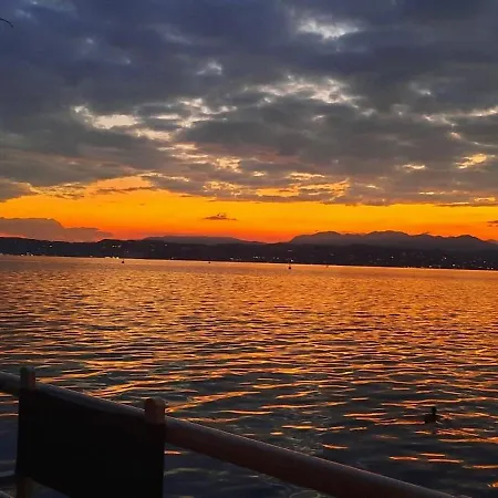 Elisa Holidays Πανσιόν Puegnago